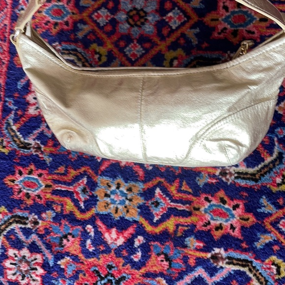 Vintage Cache gold shoulder bag fully lined - Picture 2 of 16